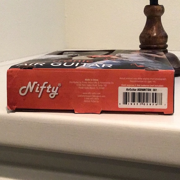 Nifty Electronic Air Guitar - Picture 4 of 7